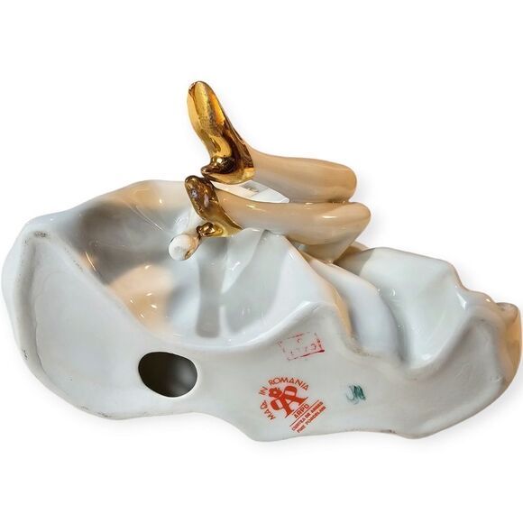 Vintage Made in Romania Arpo Porcelain Sitting Girl With Fan - Picture 5 of 9